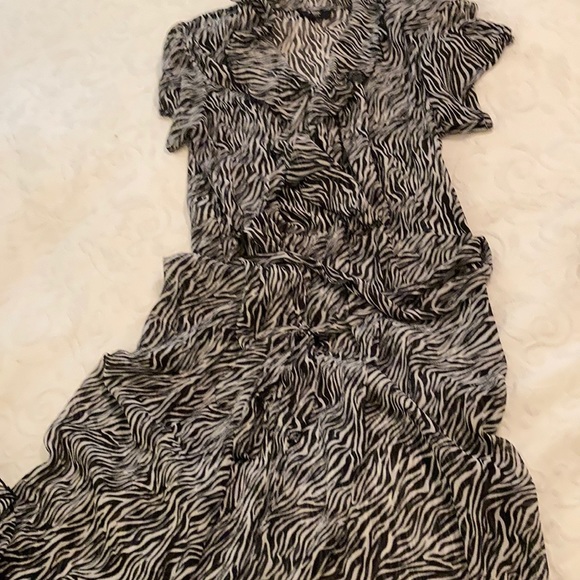 Dress - Picture 2 of 3